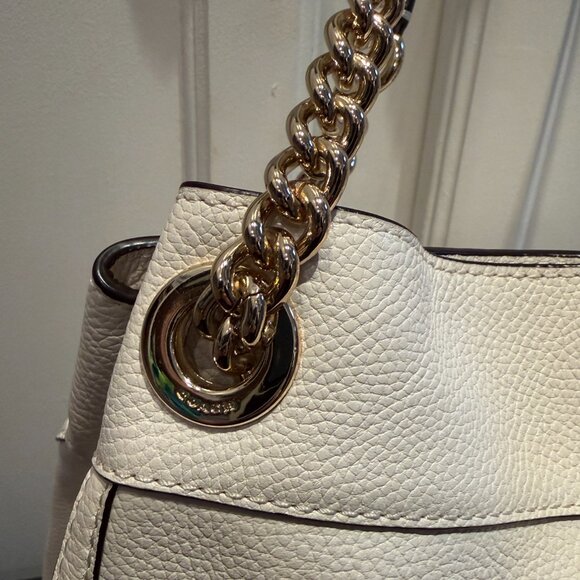 Pristine COACH White Ivory Pebbled Leather Turnlock Edie Handbag - Picture 5 of 16